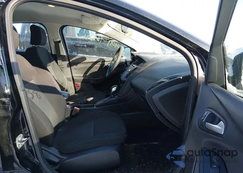 2017 Ford Focus Se z USA, uszkodzony, nr VIN 1FADP3F23HL289852